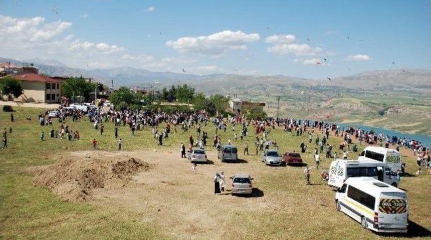 Kahta&rsquo;da U&ccedil;urtma Şenliği D&uuml;zenlendi