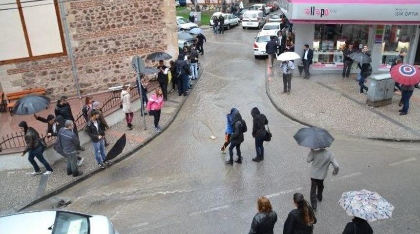 Esnafın Yağmur Altındaki Zor Anları