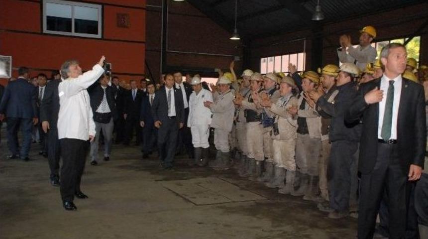Cumhurbaşkanı G&uuml;l&rsquo;den Madencilere S&uuml;rpriz Ziyaret