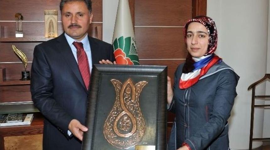 Ak Parti Kadın Kolları'ndan &Ccedil;akır&rsquo;a Ziyaret