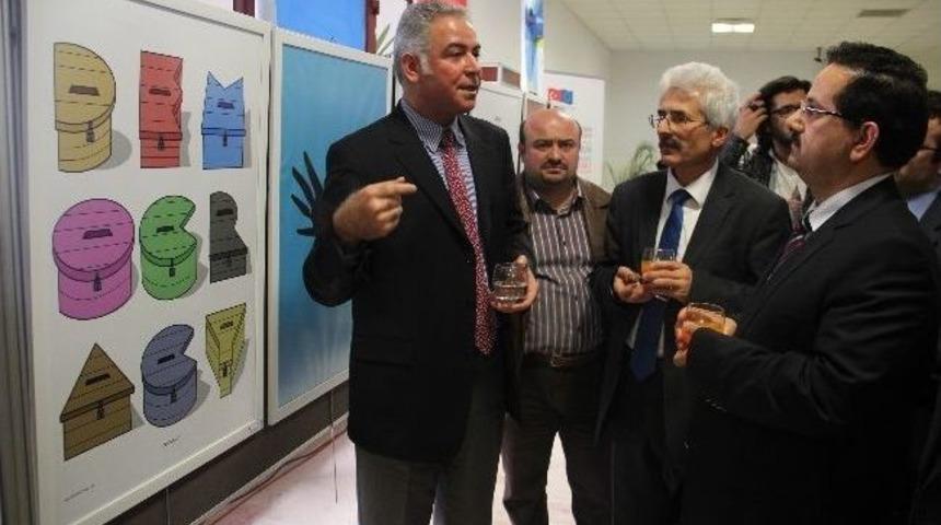 Sanat&ccedil;ılar 'demokrasiyi' &Ccedil;izdi