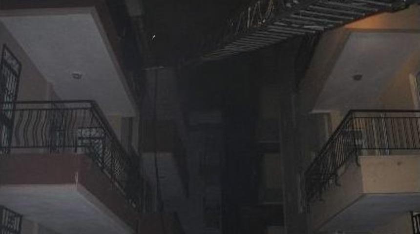 &Ccedil;ocuk Odasında &Ccedil;ıkan Yangın Korkuttu