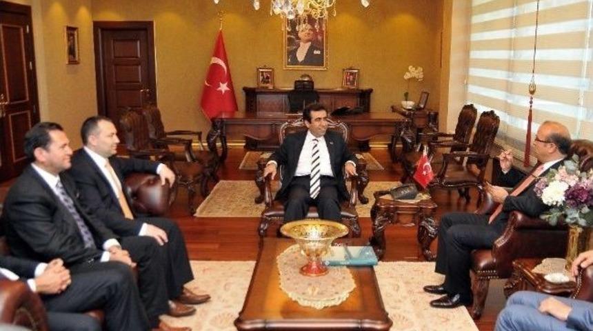 Vali G&uuml;zeloğlu Başkan Mazak'ı Ve Y&ouml;netim Kurulu &Uuml;yelerini Kabul Etti