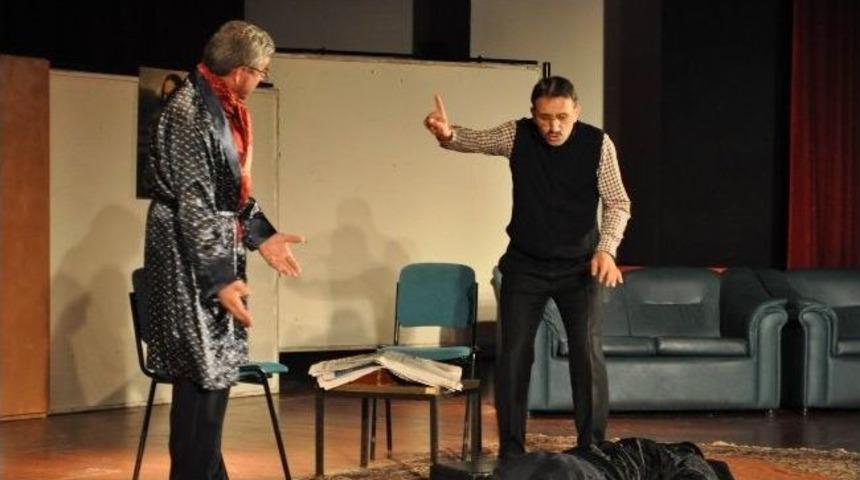 Tiyatrocu İmamlar Sahnede