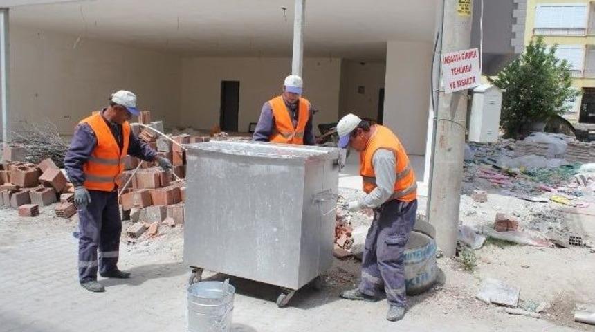 Korkuteli&rsquo;nde &Ccedil;&ouml;p Konteynerleri Onarımdan Ge&ccedil;iriliyor