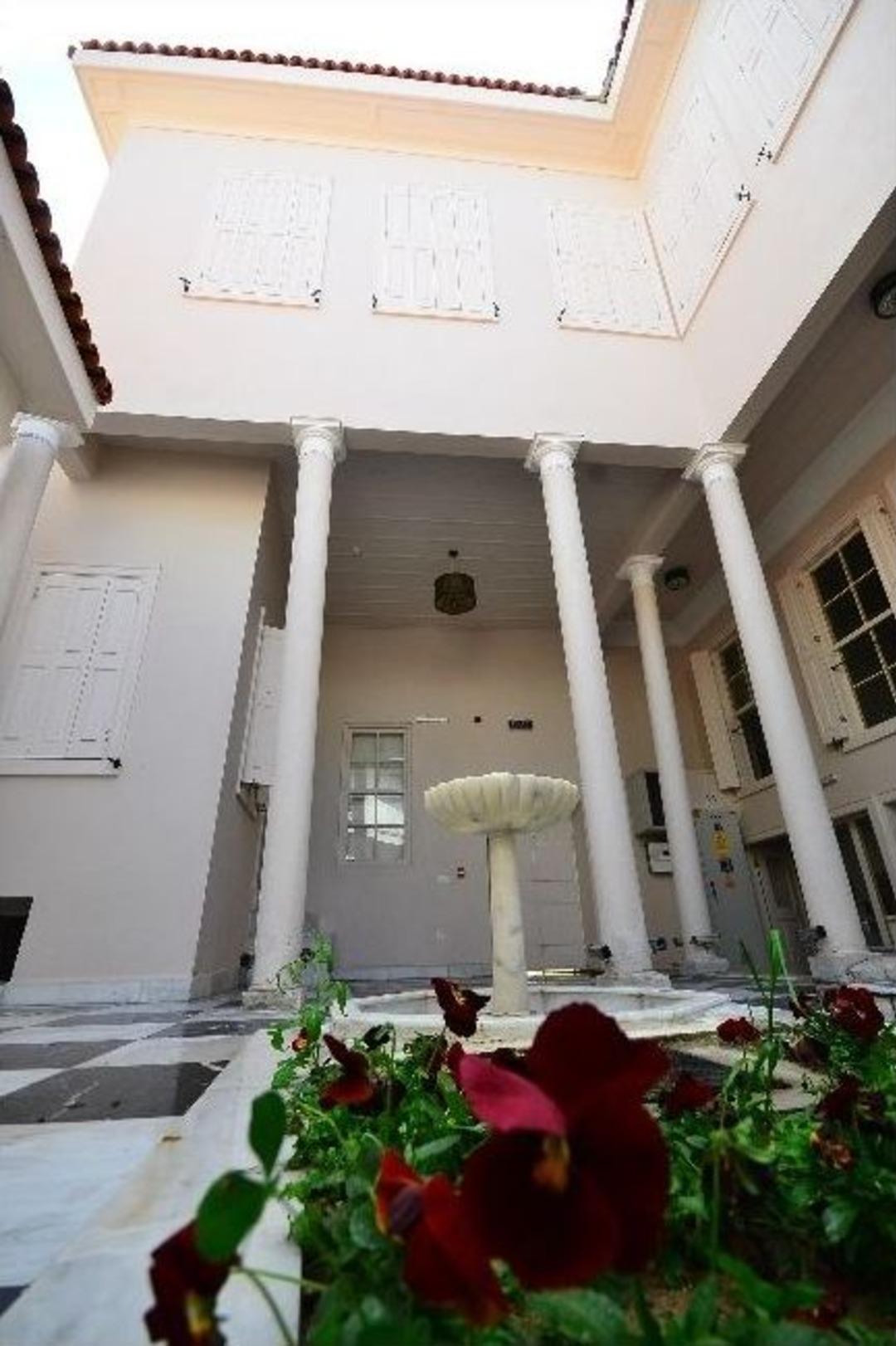 K&uuml;llerinden Doğdu