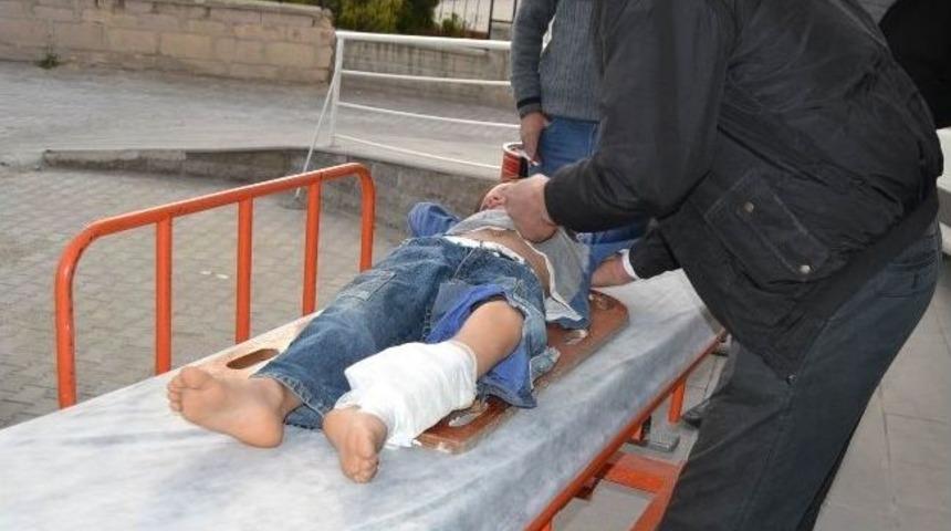 &Uuml;zerine Bah&ccedil;e Kapısı D&uuml;şen &Ccedil;ocuk Yaralandı