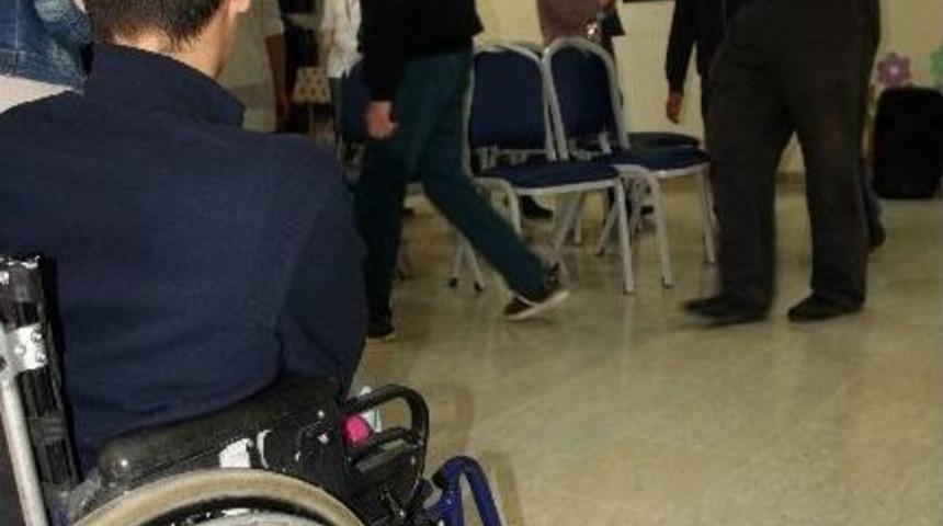 G&ouml;n&uuml;llerince Eğlendiler