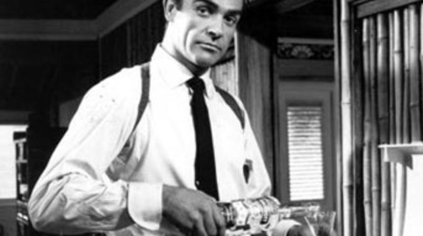 James Bond Atat&uuml;rk&rsquo;e karşı!