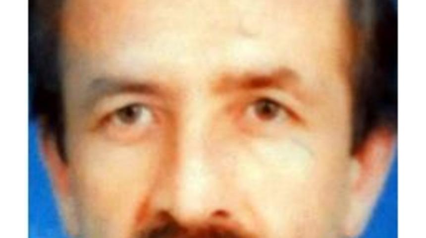 Otomobil Işıkta Bekleyen Kamyonete &Ccedil;arptı: 1 &Ouml;l&uuml;