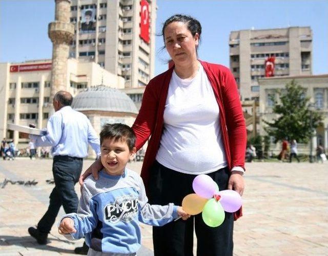 (&ouml;zel Haber) K&uuml;&ccedil;&uuml;k Efekan Milyonda Bir G&ouml;r&uuml;len Hastalığa Yakalandı 1