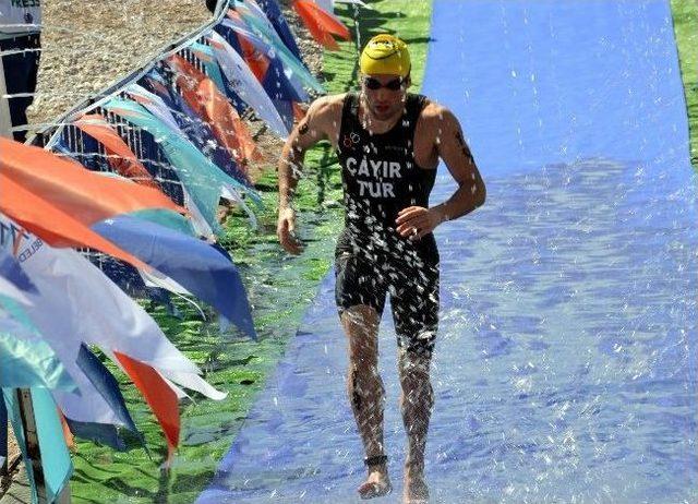 Triatlon Yarışmaları Başladı