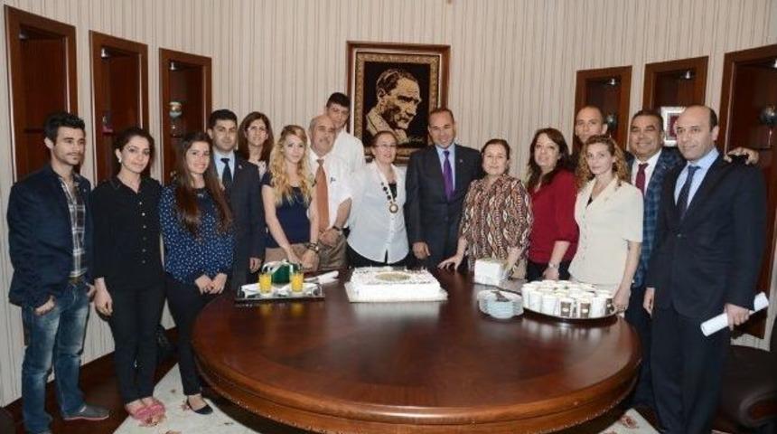 S&ouml;zl&uuml;'y&uuml; Doğum G&uuml;n&uuml; S&uuml;rprizi