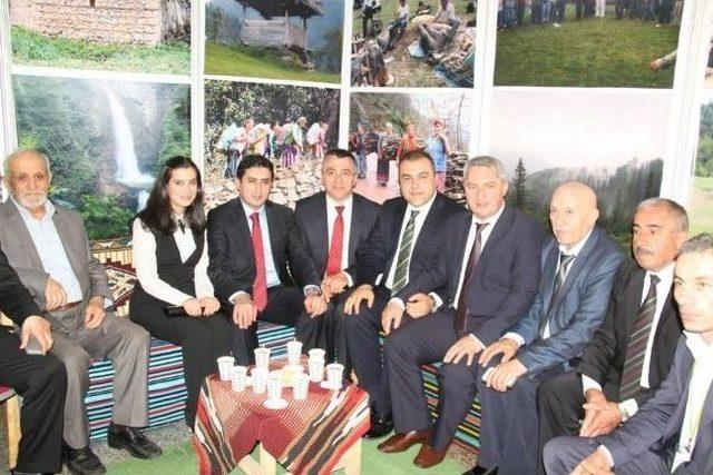 Başkan Erener, Feshane’de Gurbetteki Hemşehrileri İle Hasret Giderdi