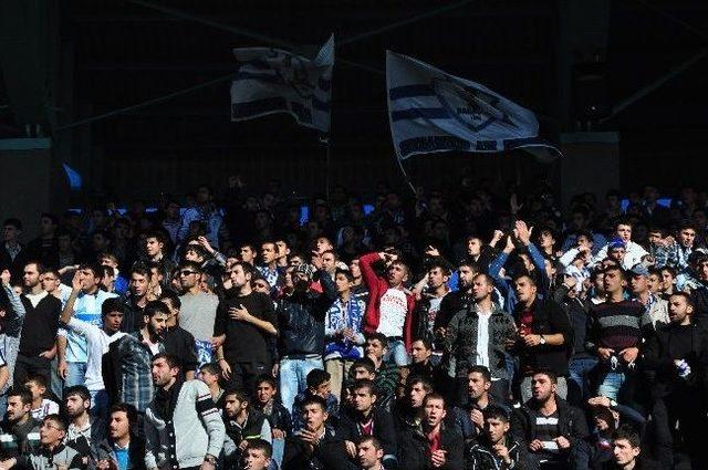 Sekmen: &ldquo;haydi Paland&ouml;ken Kartalları Bize Zafer Yaşat&rdquo; 1