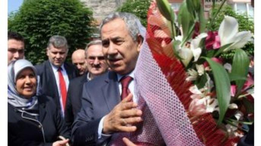 Arın&ccedil;, Ak Parti'deki 3 D&ouml;nem Kuralını Değerlendirdi