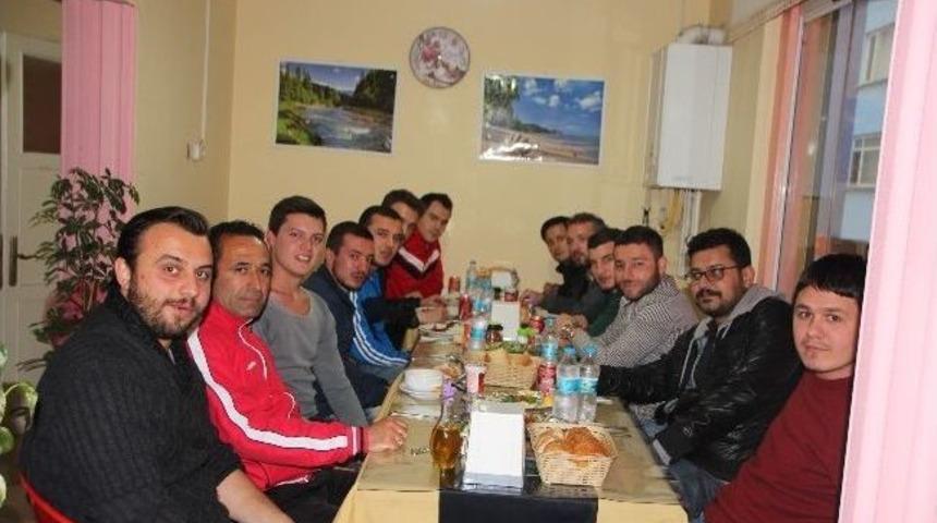 Bilecik Edebalispor'a Amigo Şero&rsquo;dan Akşam Yemeği