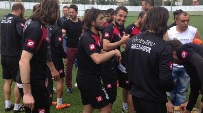 &Ccedil;elik'ten, Eski Takımı Giresunspor&rsquo;a Tatlı İkramı