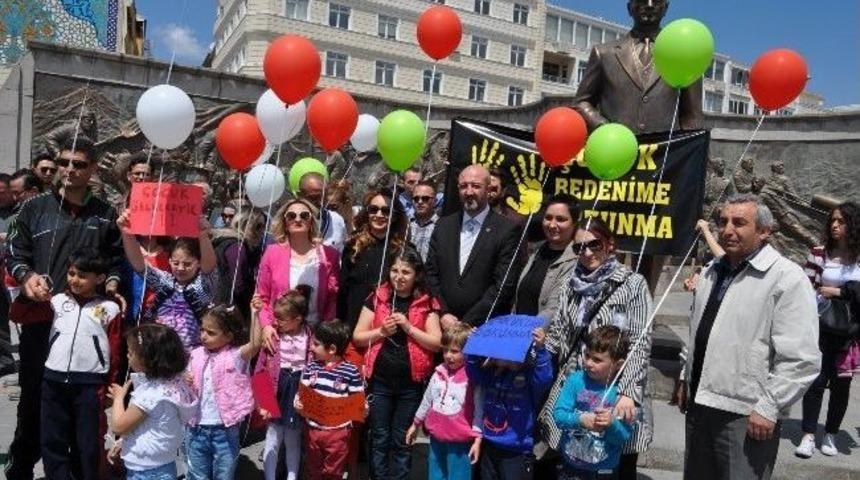 'anne' Avukatlar, 'cinsel İstismar'ı Protesto Etti