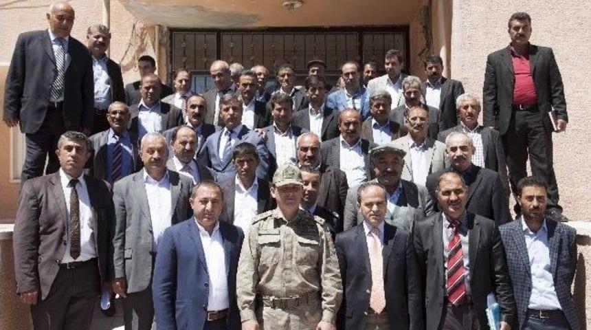 Ahlat'ta Muhtarlara Y&ouml;nelik Eğitim Semineri