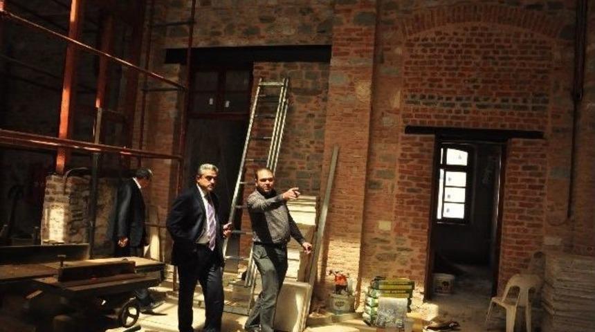 Hangarların Restorasyon &Ccedil;alışması Devam Ediyor