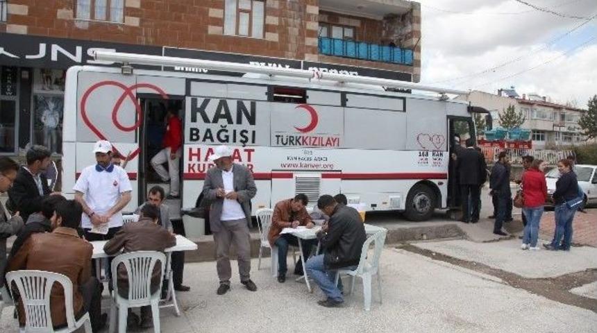 Ahlat&rsquo;ta Kan Bağışı Toplandı
