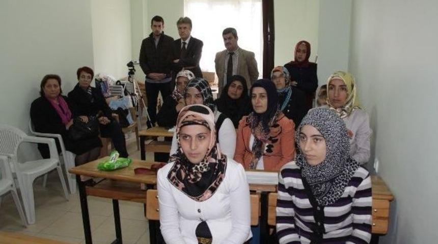 Okuma Yazmayı &Ouml;ğrendi, İlk İşi "kocamı &Ccedil;ok Seviyorum" Yazmak Oldu
