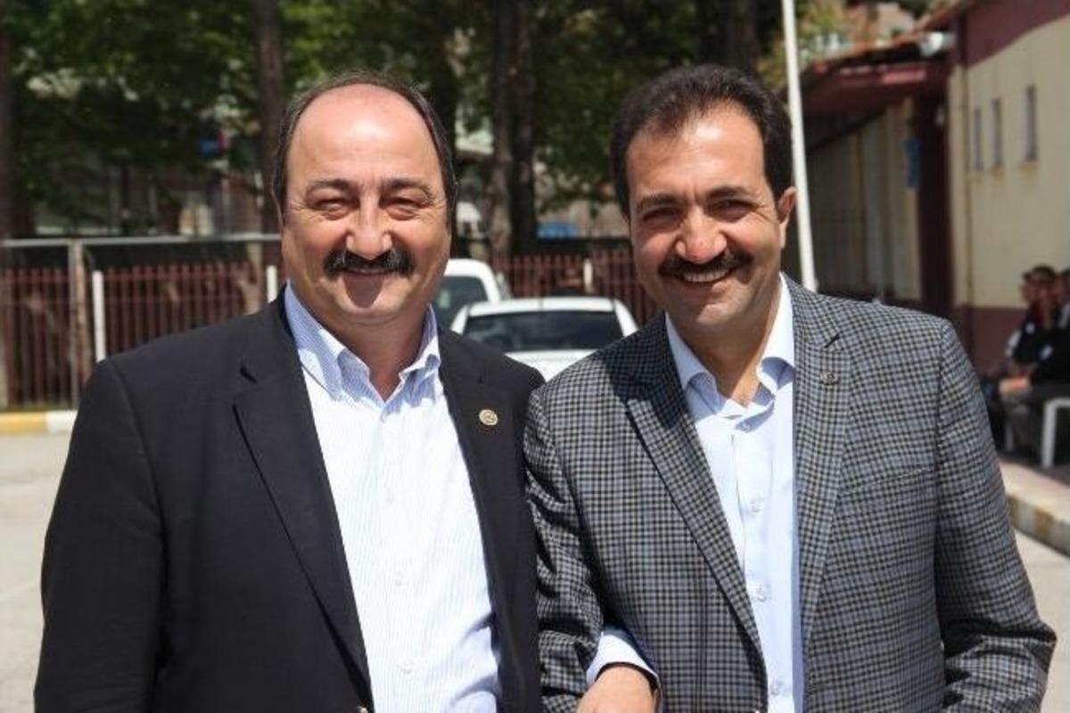 Yıllar Sonra Mezun Oldukları Okulda Buluştular