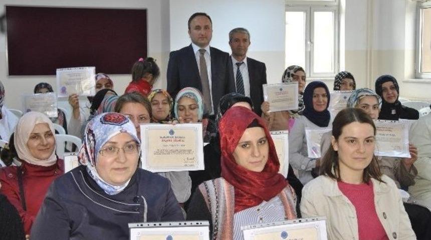 En &Ccedil;ok Kitap Okuyan Veli &Ouml;d&uuml;llendirildi