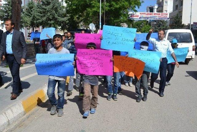 Silvan'da Cinsel İstismar Olayları Protesto Edildi