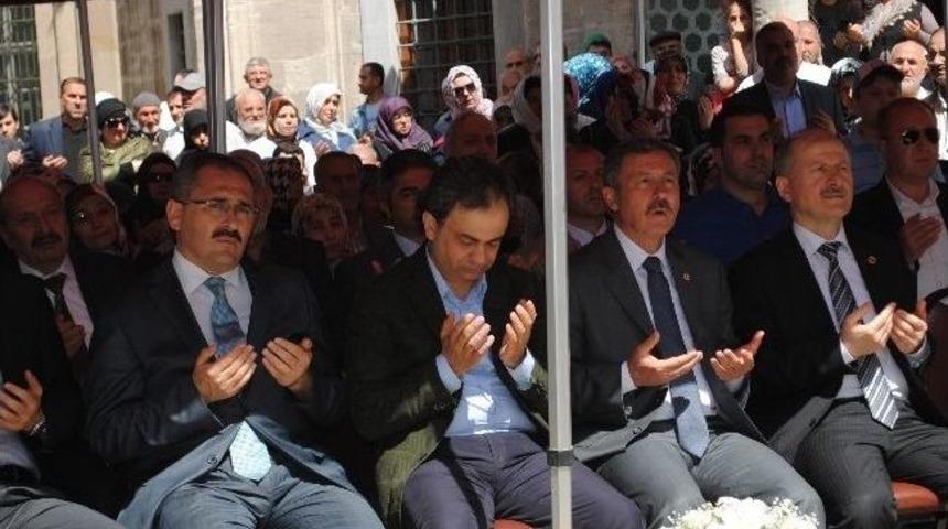 Ayşe Valide Sultan&rsquo;a 'mesir Macunlu' Anma