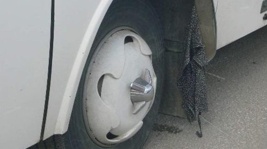 Boz&uuml;y&uuml;k'te Trafik Kazası, 1 Yaralı