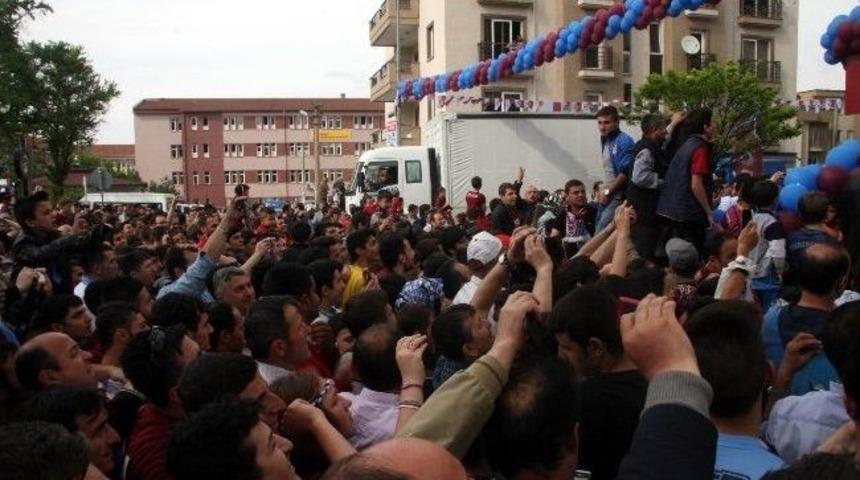 Bursa'da Ts Club A&ccedil;ıldı