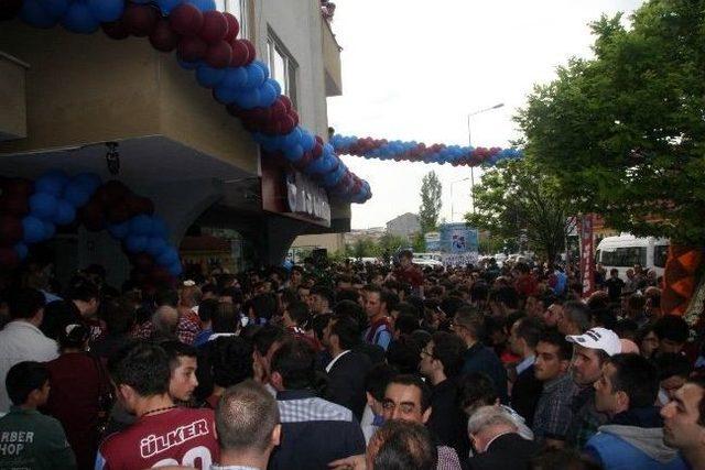 Bursa'da Ts Club Açıldı