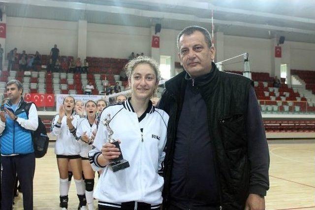 Yalova Grubunu 23 Nisan İlkokulu Spor Kulübü Şampiyon Tamamladı