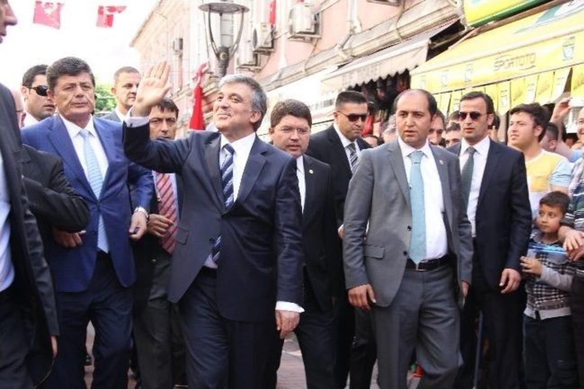 Cumhurbaşkanı G&uuml;l'e Yoğun İlgi