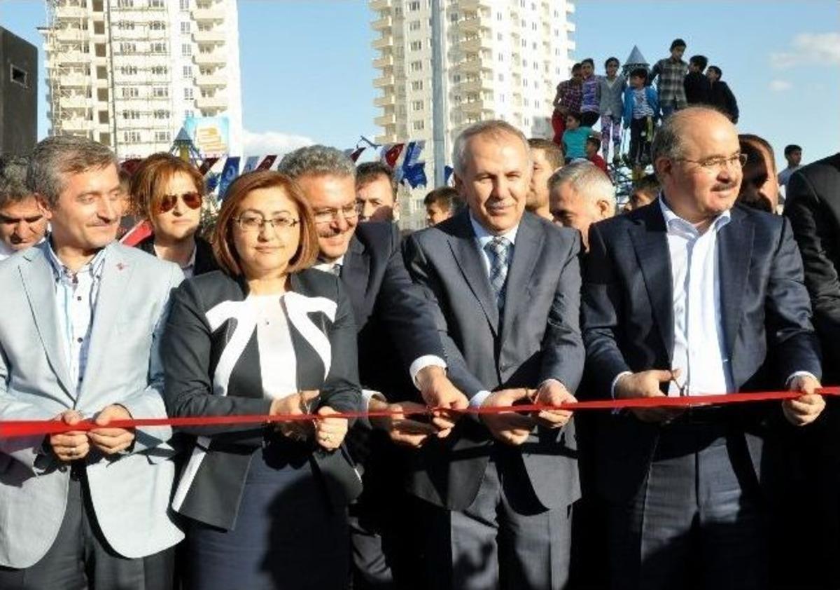 Akkent Meydan Parkı A&ccedil;ıldı