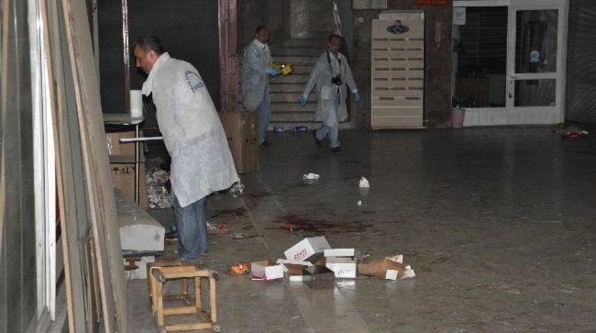 Kırıkkalede Bı&ccedil;aklı Kavga: 1 &Ouml;l&uuml;, 1 Yaralı