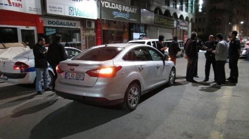 Üniversiteli Genç Otomobili Bırakıp Kaçınca Polis Ekipleri Alarma Geçti