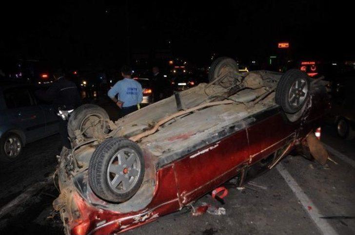 Antalya’da Otomobil Karşı Yöne Uçtu: 1’i Ağır 4 Yaralı G1