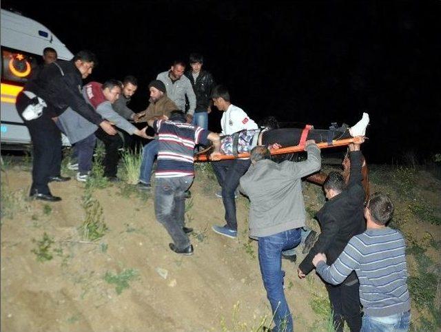 Konya’da Otomobil Şarampole Devrildi: 2 Yaralı