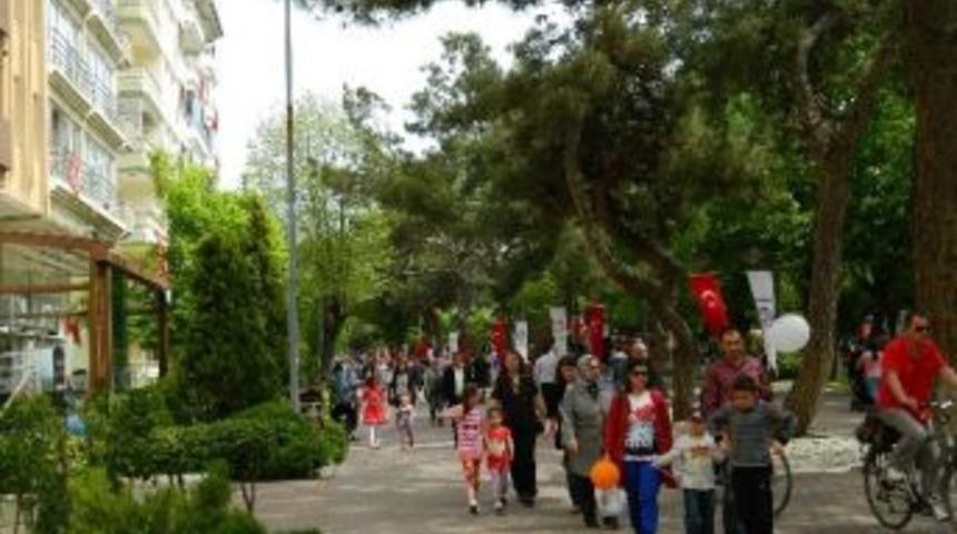 Kırklareli Halkı Sokağa D&ouml;k&uuml;ld&uuml;