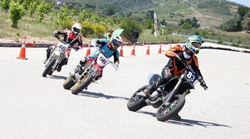 S&uuml;permoto Şampiyonası Urla'da Start Aldı