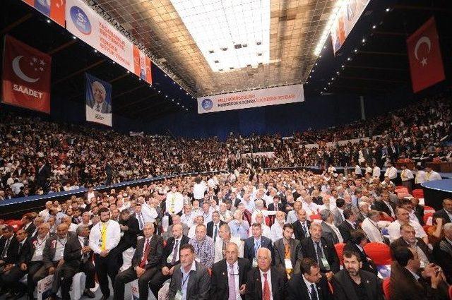 Saadet Partisi 5. Olağan Büyük Kongresi Atatürk Kapalı Spor Salonunda Başladı