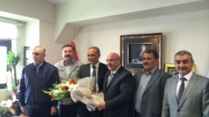 &Ouml;demiş Ticaret Odası Belediye Başkanı Mahmut Badem&rsquo;i Makamında Ziyaret Etti
