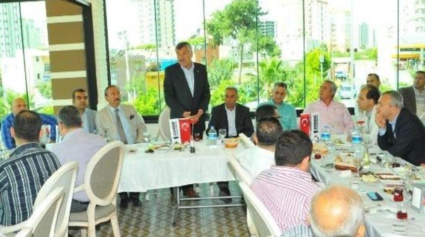 Başkan Karalar M&uuml;teahhitlere Moral Verdi