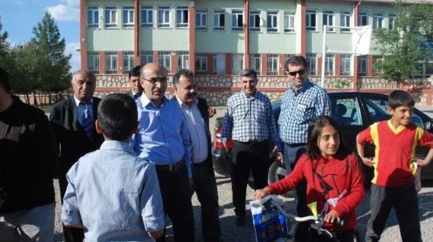 Demirtaş, Kahta İl&ccedil;esinde İncelemelerde Bulundu