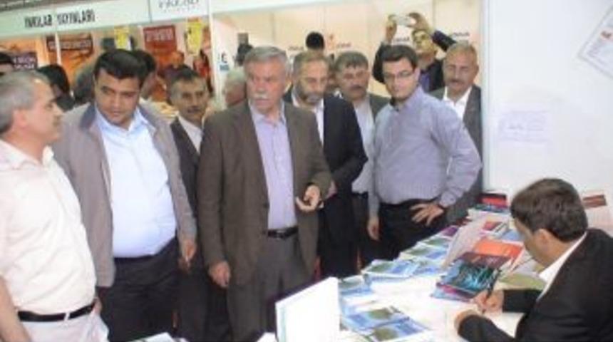 K&uuml;&ccedil;&uuml;k Doğanşehirli Yazarları Ziyaret Etti