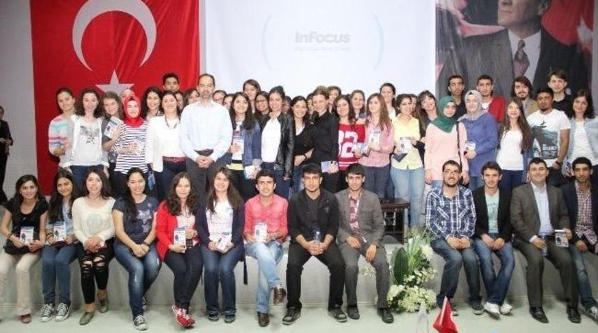 Nasuh Mahruki, İk&ccedil;&uuml;&rsquo;ye Konuk Oldu