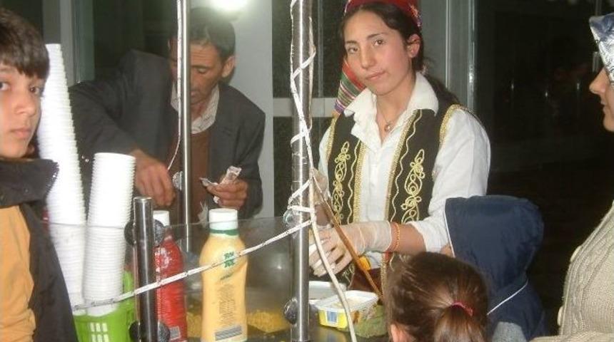 Mısırlar Liseli Burcu&rsquo;ya Har&ccedil;lık Oldu